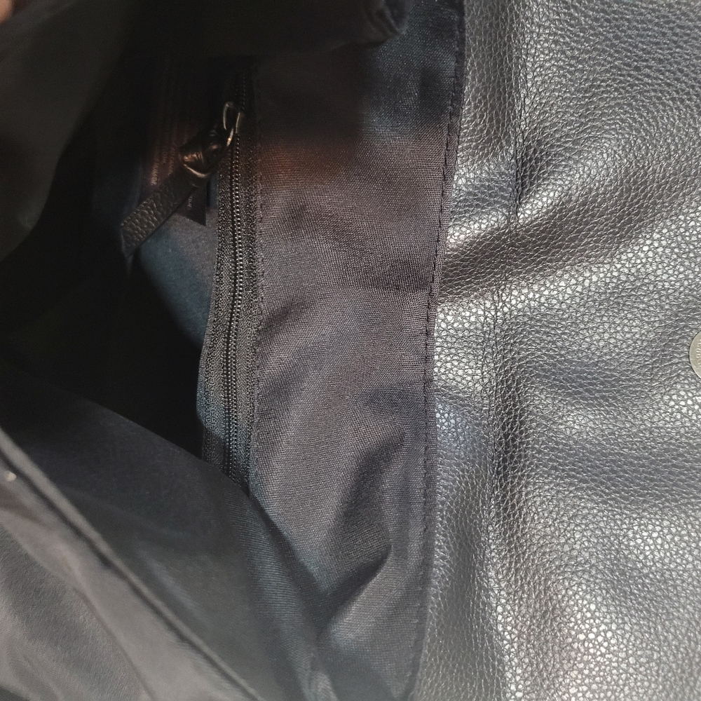 Backpack - Picture 8 of 8